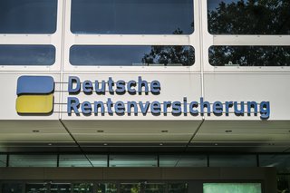 Außenansicht des Gebäudes der Deutschen Rentenversicherung in Berlin-Wilmersdorf