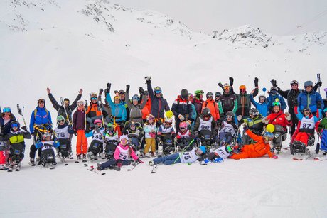 Gruppenfoto von den Teilnehmerinnen und Teilnehmern des Mono- und Biskikurses 2023 im Kaunertal.