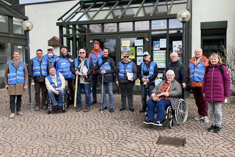 Gruppenfoto der VdK-Beraterinnen und -Berater für Barrierefreiheit. 