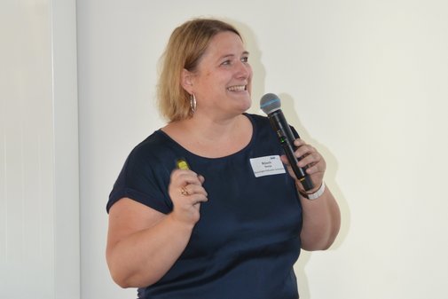 Sonja Rösch von der VdK-Bezirksgeschäftsstelle Schwaben während ihres Vortrags.