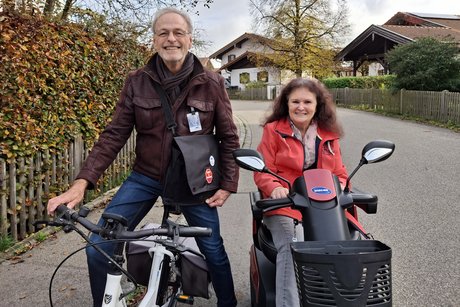 Gerhard und Lotte Litzinger vom VdK-Ortsverband Altenmarkt sind bereit zum Sammeln.