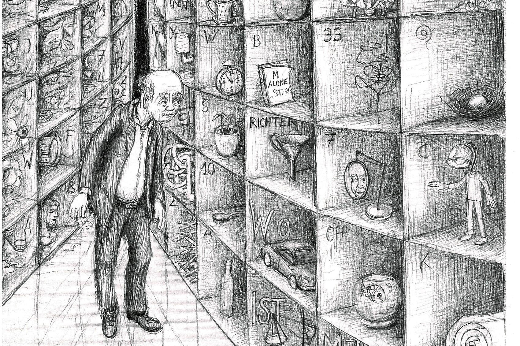 Bleistiftzeichnung aus der Graphic Novel &bdquo;Im Demenzlabyrinth&ldquo;: Ein Mann steht vor zwei hohen Regalf&auml;chern mit r&auml;tselhaften Symbolen und Gegenst&auml;nden. Die Regale stehen zueinander in einem spitzen Winkel, so dass der Raum sehr eng wirkt. 