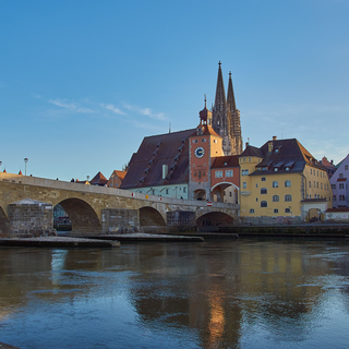 Die Steinerne Brücke und der Dom in Regensburg