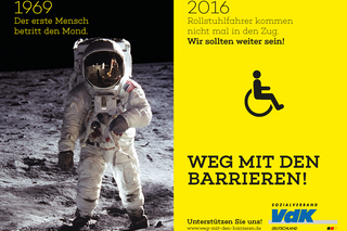 Plakat der VdK-Kampagne "Weg mit den Barrieren". Auf der linken Hälfte des Plakats sieht man einen alten Computer. Darüber steht: "1993. Das Internet läutet eine neue Zeit ein." Auf der rechten Hälfte des Plakats sieht man ein Piktogramm mit dem Zeichen für sehbehinderte Menschen. Darüber steht: "2016. Sehbehinderte Menschen klicken meistens ins Nichts. Wir sollten weiter sein."