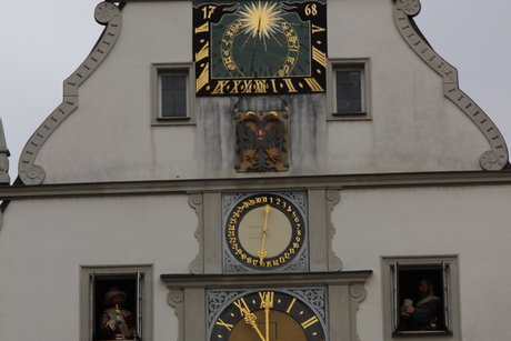 Die Ratsherrntrinkstube mit Glockenspiel