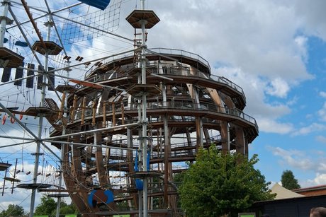 Jahresausflug des VdK : Von Steinberg am See bis zu den Schwandorfer Felsenkellern Jahresausflug des VdK : Von Steinberg am See bis zu den Schwandorfer Felsenkellern