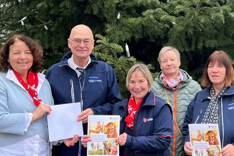 v. li. n. re. Schirmherrin Ruth M&uuml;ller, Vorsitzender Horst Gottschild, stellv. Stadtbeauftragte Corinna Kuhnt, Beisitzerin Dagmar von der Heiden, stellv. Vorsitzende/Kassiererin Kerstin Seinige