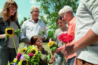 Gemeinsam Blumen pflücken