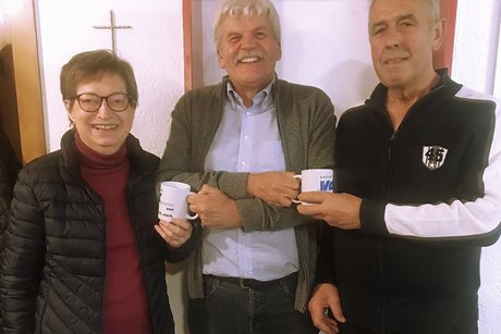 Der VdK soll in Wilhelmsthal auch nach dem Zusammenschluss mit Steinberg belebt werden. Wolfgang Förtsch (Mitte) dankte Doris Zeitler (links) und Franz Weisser (rechts), dass sie sich als Ansprechpartner vor Ort zur Verfügung stellen.