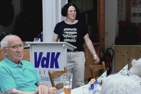Anja Neubig stellt die Angebote "Mainengel" vor. Interessantes von den Mainengeln