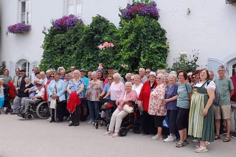 Die Reisegruppe des VdK Indersdorf auf der Fraueninsel Gruppenbild der Reisegruppe des VdK Indersdorf auf der Fraueninsel