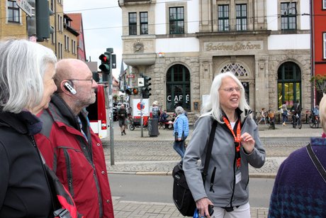 Einige Teilnehmer bei der Stadtf&uuml;hrung