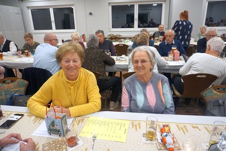Teilnehmer bei der vorweihnachtlichen Adventsfeier am 24.11.2024