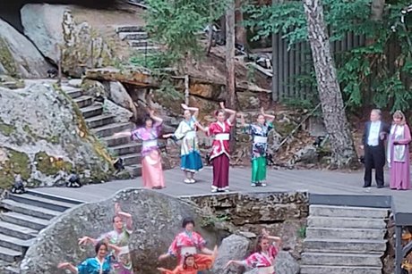 Abgebildet sind die Mitwirkenden der Luisenburg-Festspiele