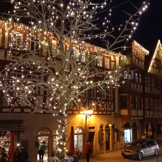 Adventszeit Weihnachtsbeleuchtung Hauptstr.