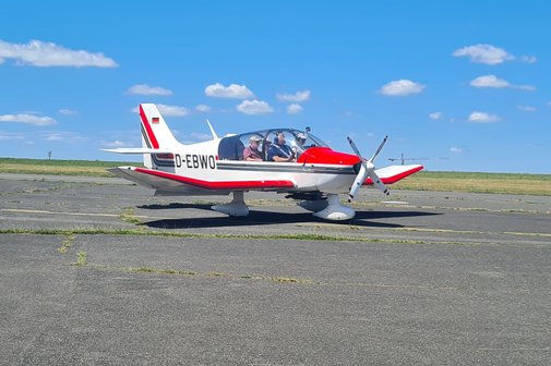 Foto eines der drei Flugzeuge Sportflugzeug