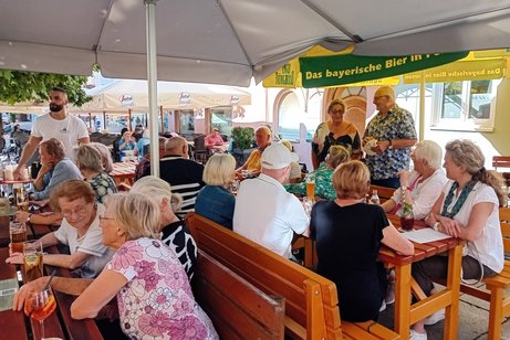 Gastst&auml;tte "H&uuml;nn&acute;s" am Rathausplatz
