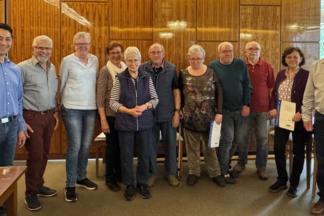 Das Bild zeigt die geehrten Mitglieder