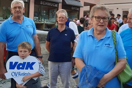 Mitglieder des Vereins mit Taferlbuam