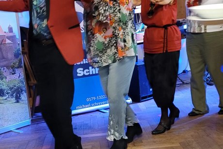 Heinz f&uuml;hrt die Polonaise an