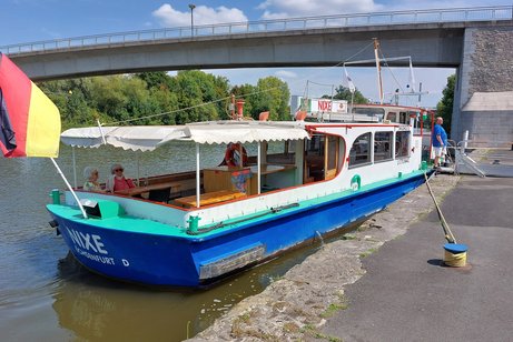 Die Nixe im Main an der Anlegestelle Ochsenfurt