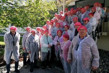 Besuchergruppe des OV Wolnzach bei der Molkerei Gropper