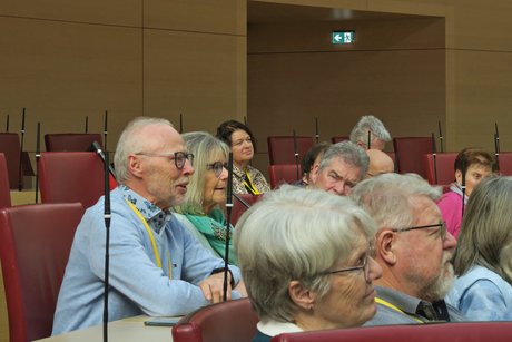 Interessierte Diskussion