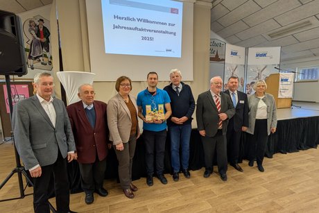 Zweiter Bürgermeister Rudi Jaros, Ehrenkreisvorsitzender Heinz Hausmann, Kreisvorsitzende Susanne Daum, Referent Ronald Kaiser, stellv. Kreisvorsitzender Wolfang Förtsch, Landrats-Stellv. Bernd Steger, Kreisgeschäftsführer Thomas Steinlein und Frauenvertreterin Waltraud Schultheiß (von links)