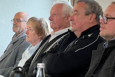 Unsere Ehrengäste lauschen gespannt ....