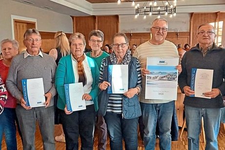 Weihnachtsfeier des OV-Kirchdorf mit Ehrungen Weihnachtsfeier des OV-Kirchdorf mit Ehrungen