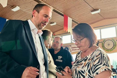 Bild zeigt Designierter B&uuml;rgermeister Christian Dinkel mit unserer Beisitzerin Maria Rothaug