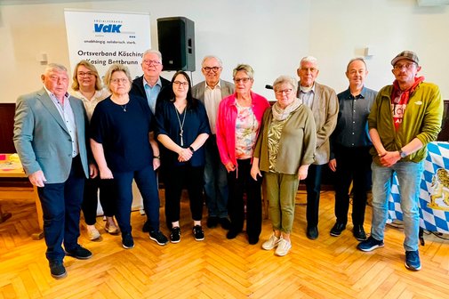 VdK Jahreshauptversammlung mit Neuwahlen und Ehrungen beim VdK Ortsverband K&ouml;sching, Kasing, Bettbrunn. Anton Lechermann bleibt Vorsitzender. Neu in der Vorstandschaft sind Sabine Schauer und Ilona Sitzmann. Verabschiedet wurde Elke Sitzmann. &Uuml;ber 40 Personen wurden f&uuml;r langj&auml;hrige Mitgliedschaft geehrt. VdK Kreisvorsitzender Achim Werner berichtete &uuml;ber aktuelle Themen aus dem Kreisverband. Ein reichhaltiges Kuchenbuffet erfreute die zahlreichen Mitglieder.