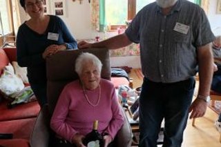 Frau Weissensee freute sich über unseren Besuch zu ihrem 91. Geburtstag.
