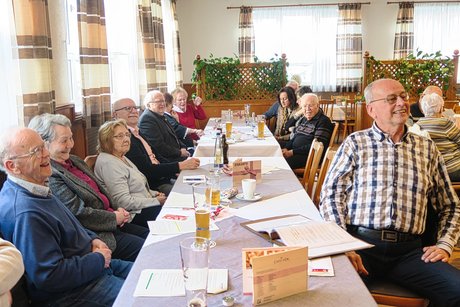 Interessierte Mitglieder bei der Jahreshauptversammlung