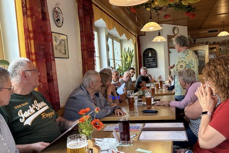 Informationen werden im Wirtshaus Weitergegeben