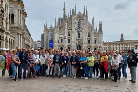 VdK-Reisegruppe vor dem Mailänder Dom