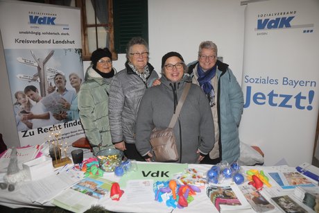 Der VdK-Ortsverband Vilsheim beim Baierbacher Adventszauber vertreten