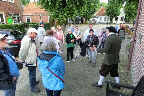 VdK Mitglieder bei einer Führung in der Festungsstadt Bourtange in den Niederlanden.