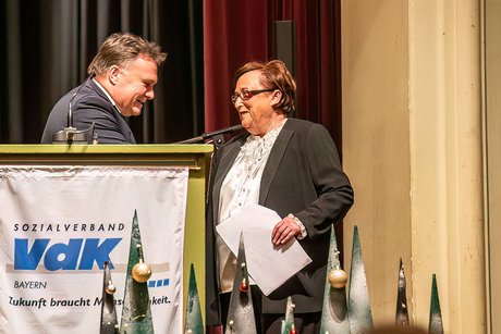 Brigitte Hillebrand mit OB Stefan Bosse