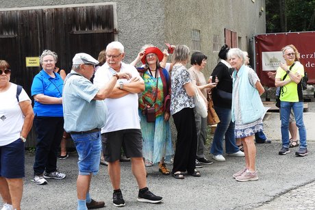 Wir warten auf die Abfahrt Warten auf die Abfahrt