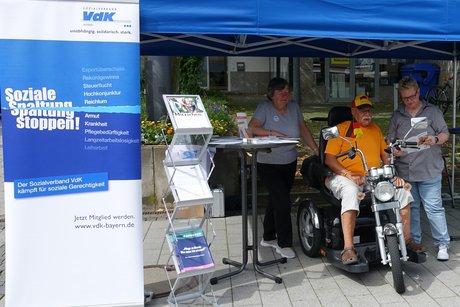 Infostand des VdK Waldkraiburg im Juni 2024