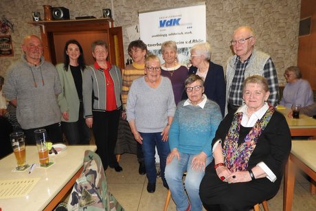 die neu gewählte Vorstandschaft Der neue Vorstand mit U. Stanek, I. Zuber, K. Werner neu, Birgit Memmler neu, Doris Heinick, Ellen Rau, Walter Schenk und Thomas Petritz neu. Dazu A. Höveler als Frauenbeauftragte