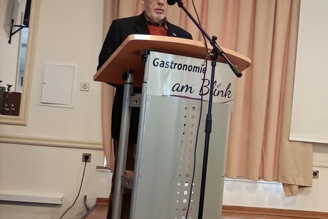 Der 1. Vorsitzende Rolf M&uuml;nch