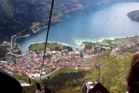 Talblick 1500 Meter auf den Lago di' Molveno Talblick 1500 Meter auf den Lago di' Molveno