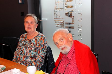 Teilnehmer bei Kaffeetreffen