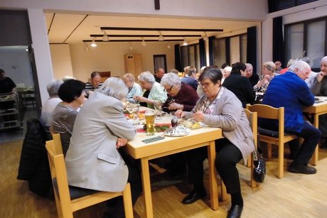 Nach der Versteigerung gab es noch ein leckeres Essen zum Abschluss.