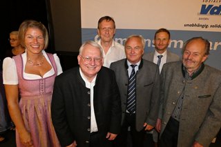 Franz Heuberger (2. v.l.) mit Stellvertretern (von links) Dr. Marianne Gerusel-Bleck, Manfred Tomaschko, Walter Hindlinger, Bernhard Oberauer (Kreisgeschäftsführer), Ewald Polster