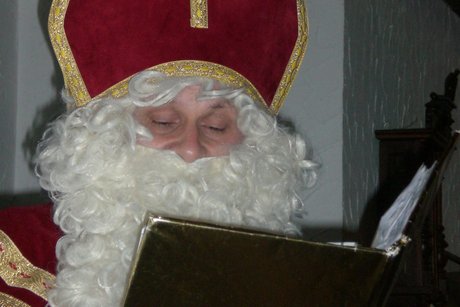 Der Nikolaus und sein Buch Adventsfeier