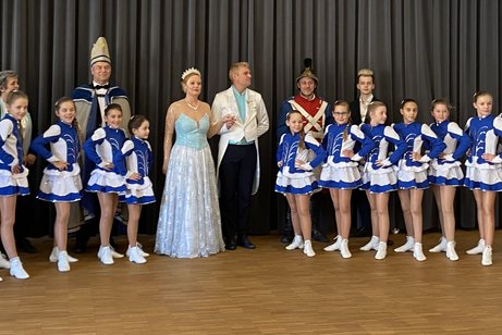 Würmesia zu Gast beim Ortsverband Planegg-Gräfelfing Das Prinzenpaar und die Kindergarde der Würmesia zu Gast beim Ortsverband Planegg-Gräfelfing