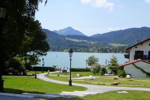sch&ouml;ne Wege direkt am See entlang